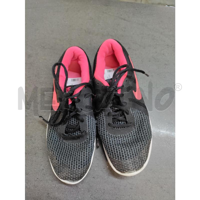 SCARPE DONNA NIKE NERO ROSA | Mercatino dell'Usato Acerra 1