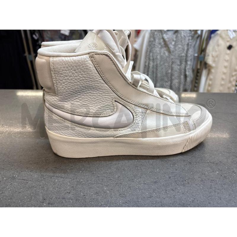 SCARPE NIKE COLLO ALTO BIANCO | Mercatino dell'Usato Acerra 2