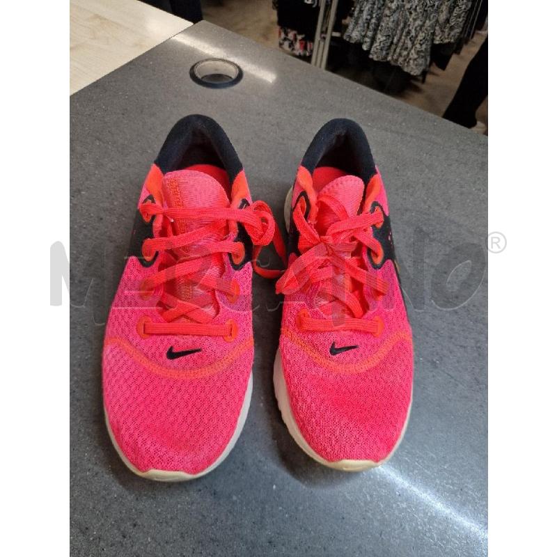 SCARPE ROSA NERO NIKE  | Mercatino dell'Usato Acerra 1