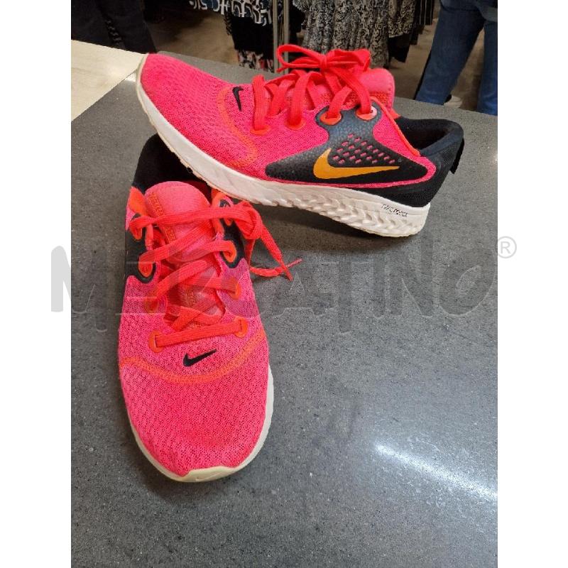 SCARPE ROSA NERO NIKE  | Mercatino dell'Usato Acerra 2