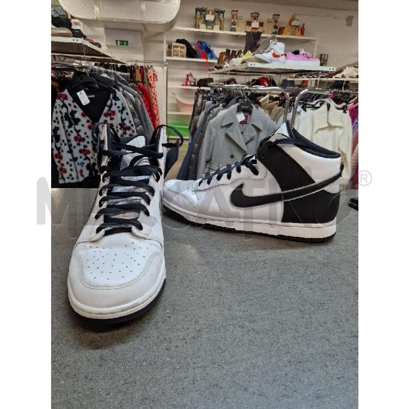 SCARPE UOMO BIANCO NERO NIKE | Mercatino dell'Usato Acerra 2