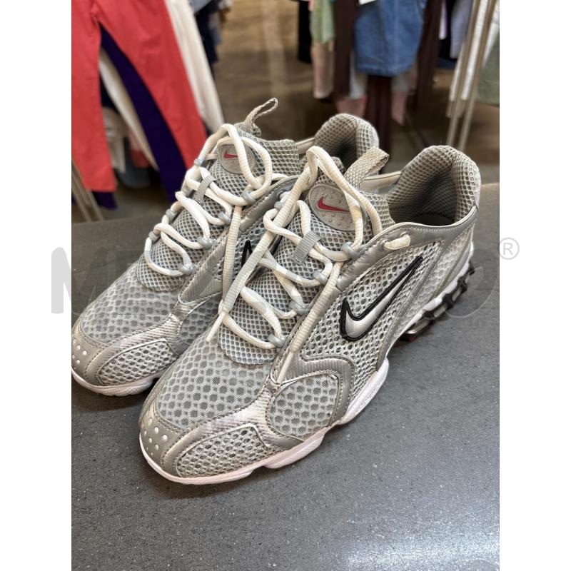 SCARPE UOMO NIKE SILVER TRAFORATO | Mercatino dell'Usato Acerra 2