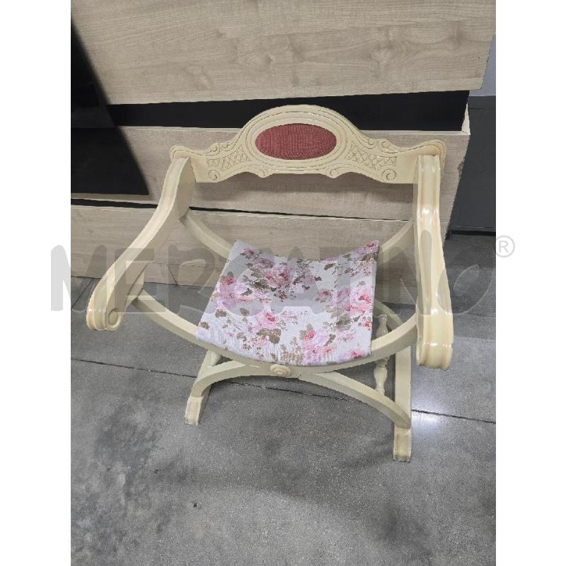 SEDIA BIANCA SEDUTA CUSCINO ROSA FIORE | Mercatino dell'Usato Acerra 1