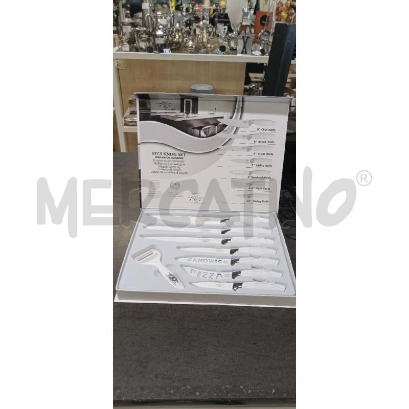 SERVIZIO COLTELLI 8 PEZZI BIANCO | Mercatino dell'Usato Acerra 2