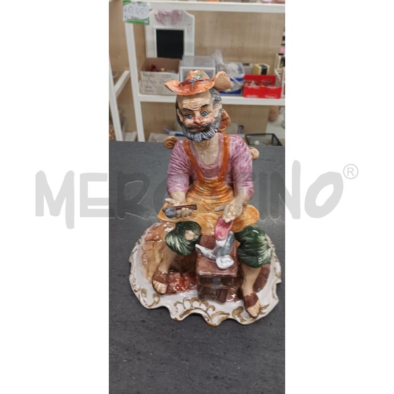 STATUA ANZIANO SCARPE MARTELO  | Mercatino dell'Usato Acerra 1