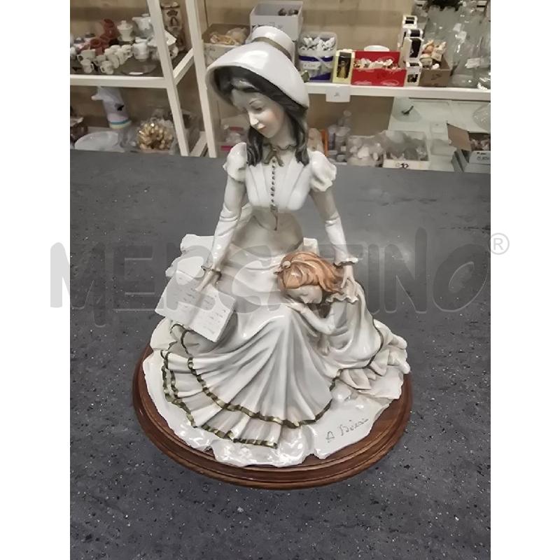 STATUA DONNA BAMBINA VESTITO BIANCO | Mercatino dell'Usato Acerra 1