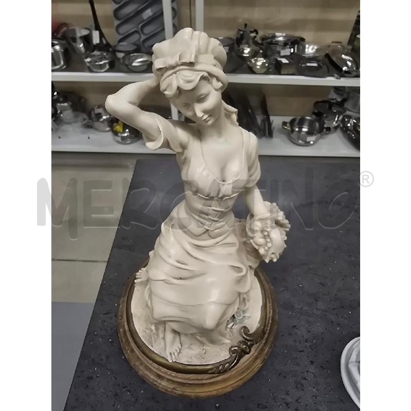 STATUA DONNA BIANCA BASE LEGNO MANO TRA I CAPELLI | Mercatino dell'Usato Acerra 1