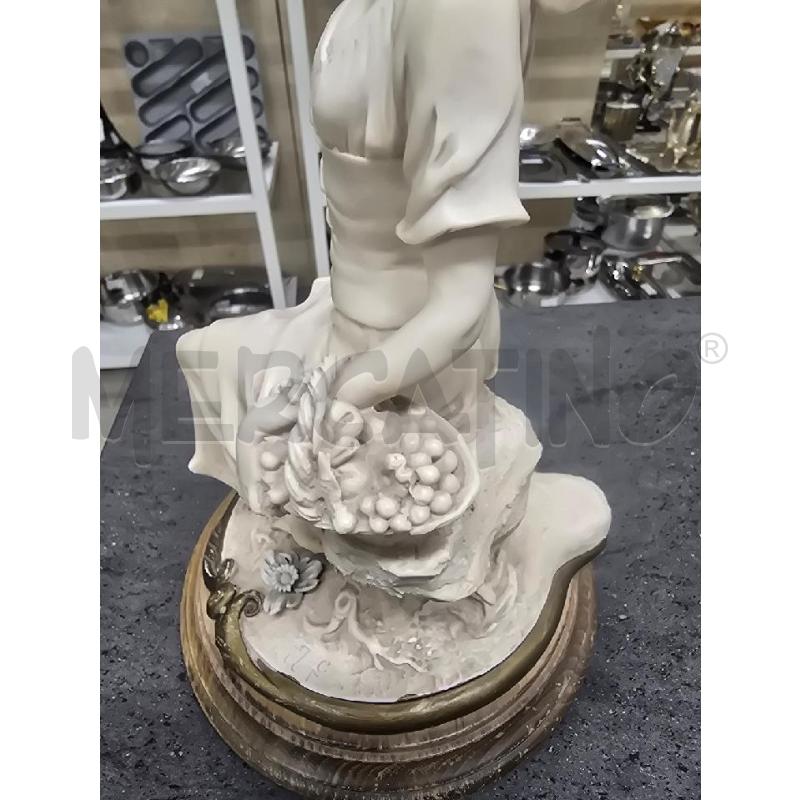 STATUA DONNA BIANCA BASE LEGNO MANO TRA I CAPELLI | Mercatino dell'Usato Acerra 3