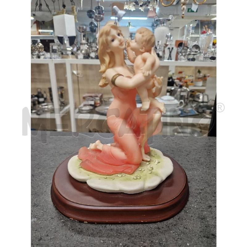 STATUA DONNA CON BAMBINO  | Mercatino dell'Usato Acerra 1