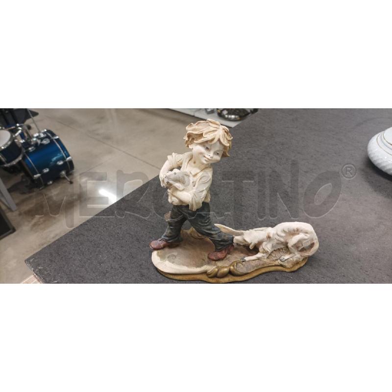 STATUETTA BAMBINO CANE BEIGE | Mercatino dell'Usato Acerra 1