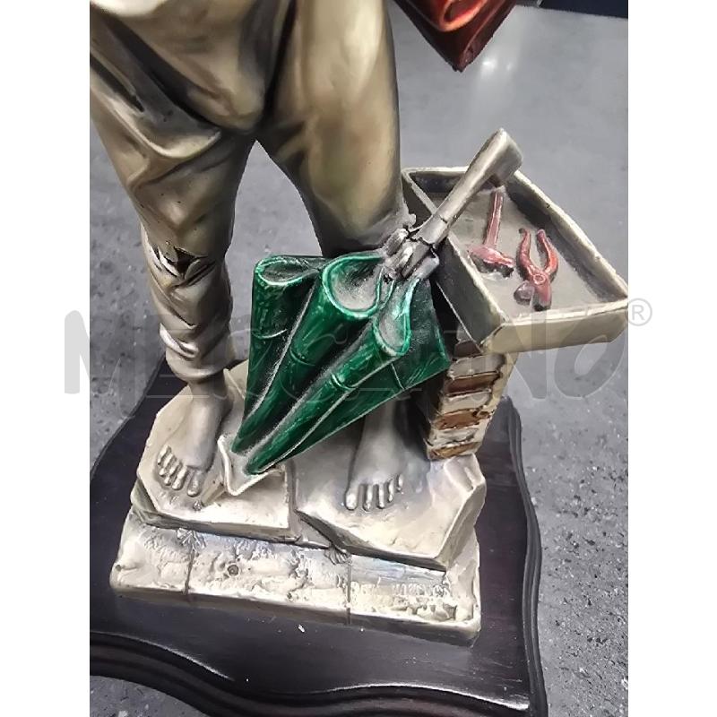 STATUETTA CLOWN SILVER OMBRELLI | Mercatino dell'Usato Acerra 3
