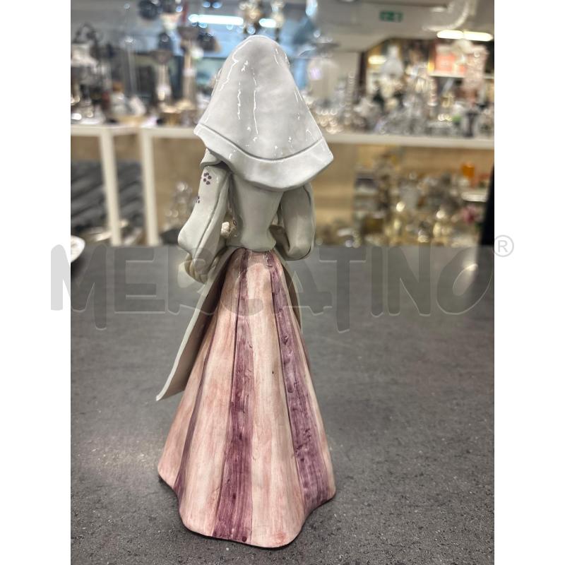 STATUETTA DONNA VESTITO BIANCO ROSA PIATTO | Mercatino dell'Usato Acerra 3