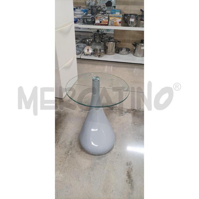 TAVOLINO PIEDE GRIGIO PIANO CIRCOLARE TRASP. | Mercatino dell'Usato Acerra 1