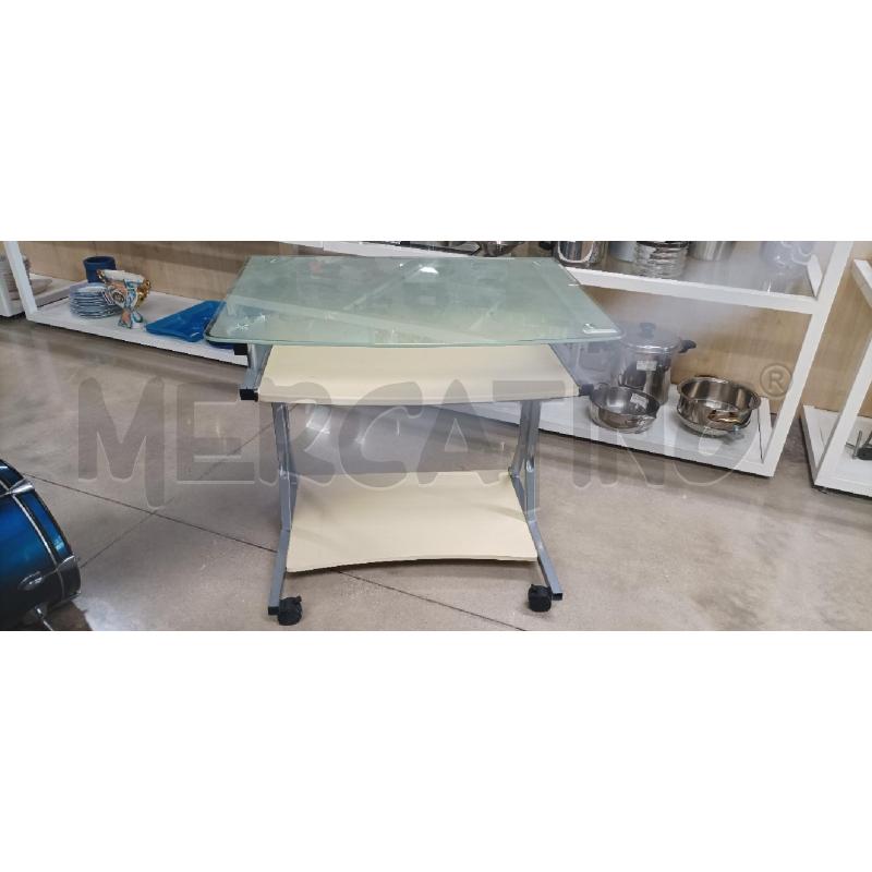 TAVOLO X PC PIANO VETRO | Mercatino dell'Usato Acerra 1