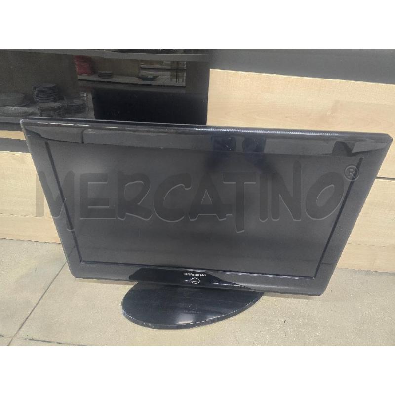 TELEVISORE SAMSUNG NERO 32 POLLICI+DECODER | Mercatino dell'Usato Acerra 1