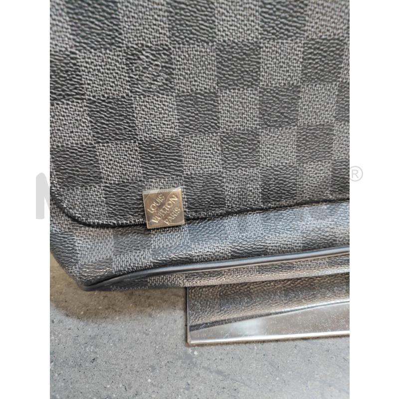 TRACOLLA UOMO GRIGIO NERO QUADRATI | Mercatino dell'Usato Acerra 2