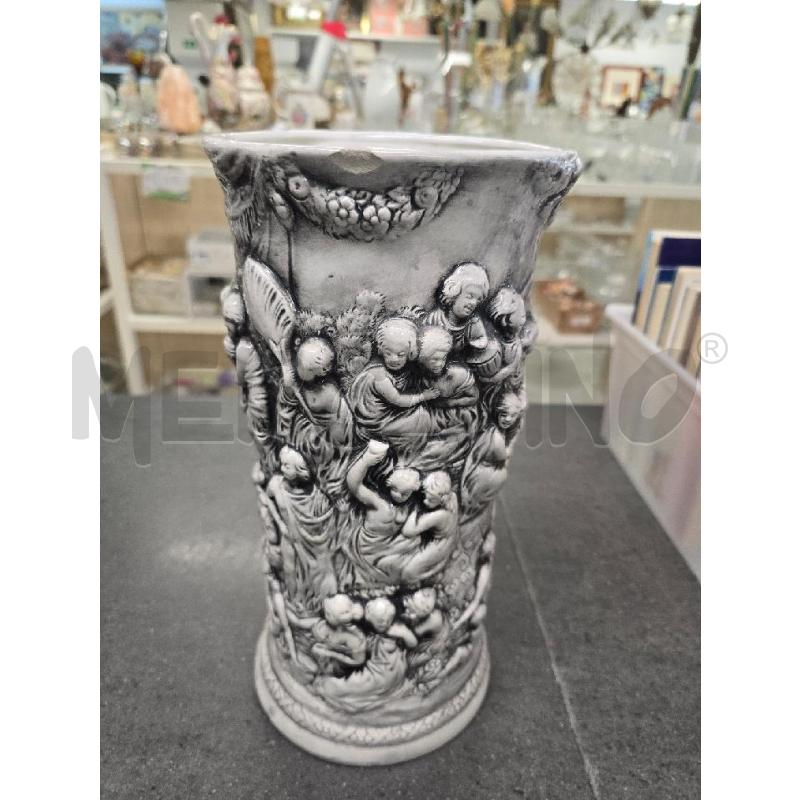 VASO GRIGIOBIANCO VARIE FIGURE  | Mercatino dell'Usato Acerra 1