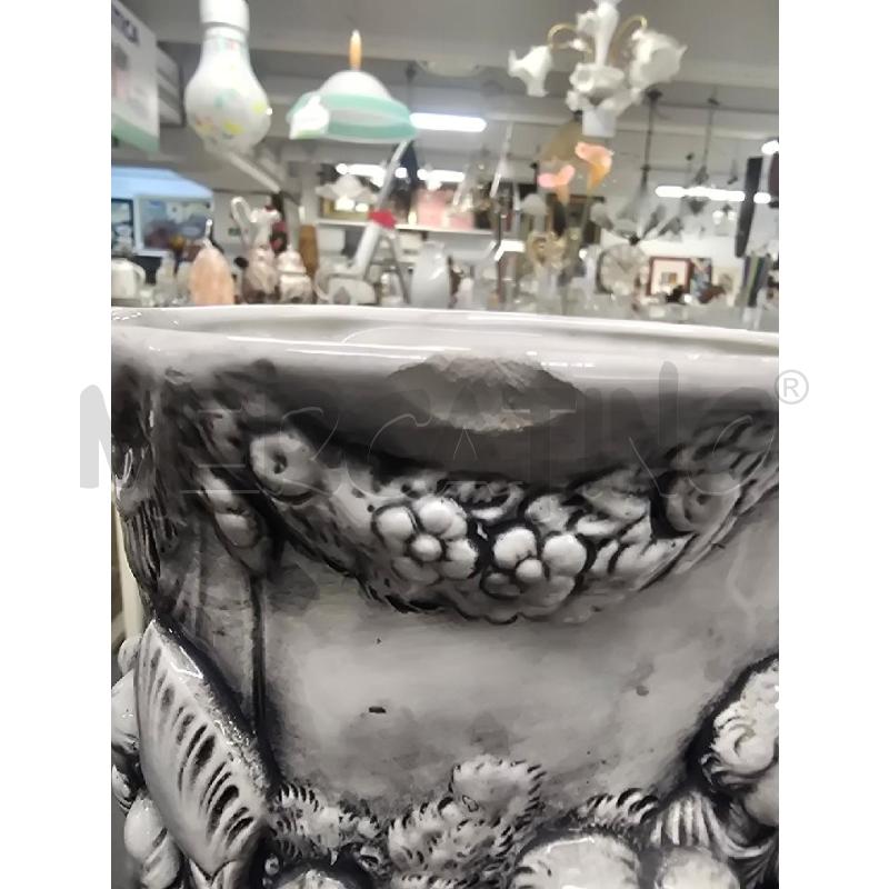 VASO GRIGIOBIANCO VARIE FIGURE  | Mercatino dell'Usato Acerra 2