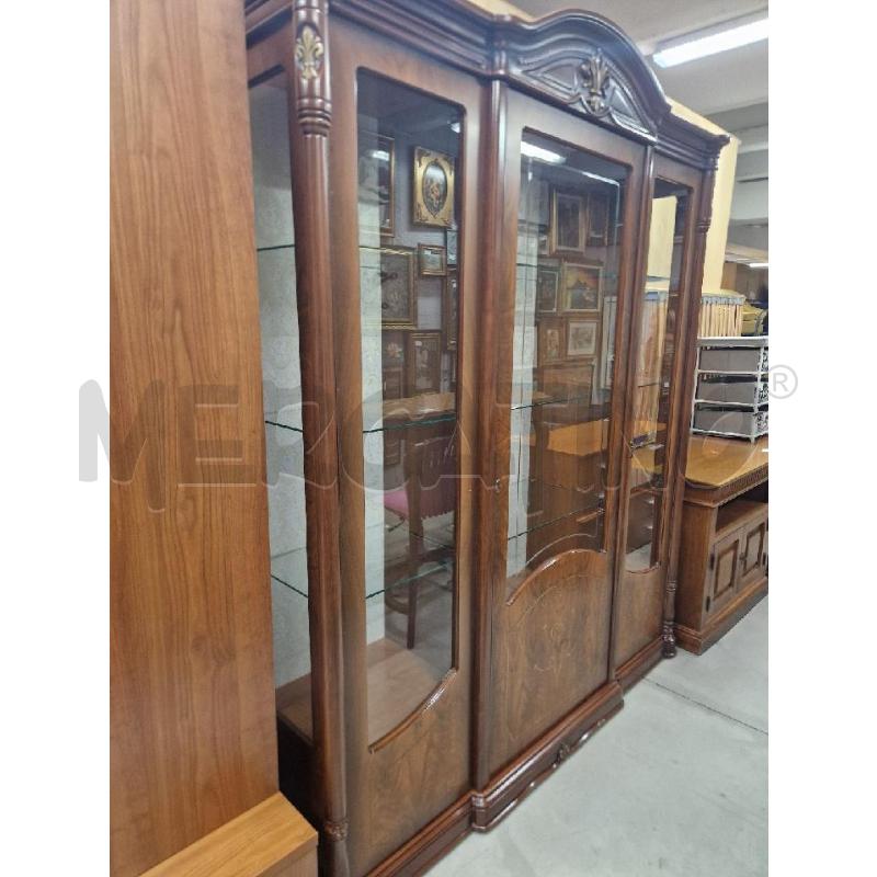 VETRINA LEGNO BOMBATA | Mercatino dell'Usato Acerra 1
