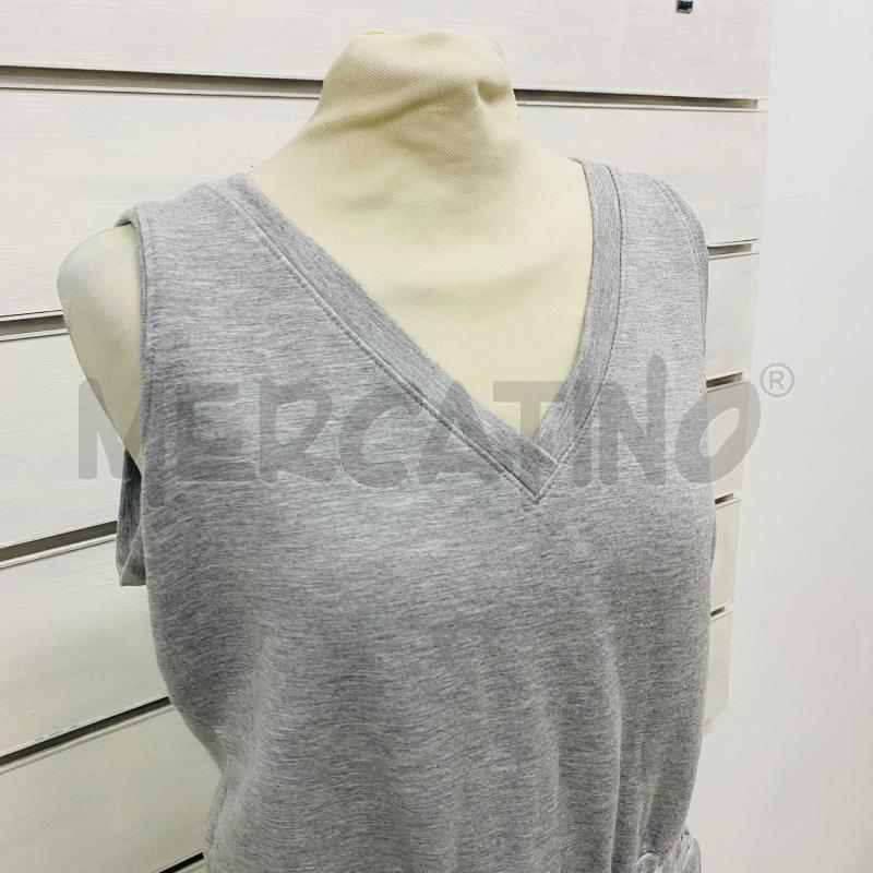 ABITO DONNA CALVIN KLEIN FELPATA SCOLLO V PANTALONCINO GRIGIA | Mercatino dell'Usato Lago patria - giugliano in c. 2