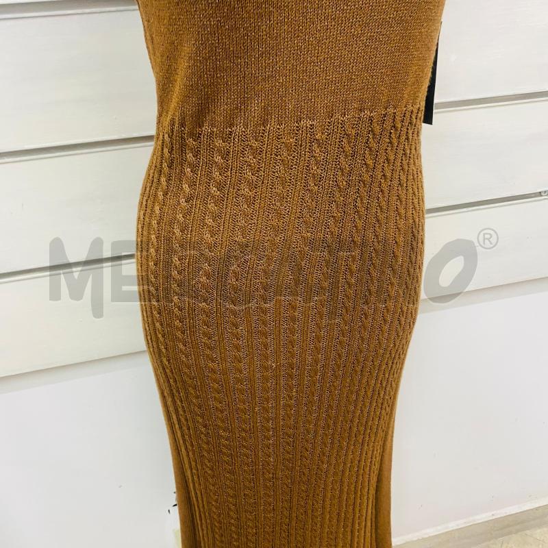 ABITO DONNA TRICOT REGINA SCHRECKER MARRONELAVORAZIONE TRECCIA | Mercatino dell'Usato Lago patria - giugliano in c. 3