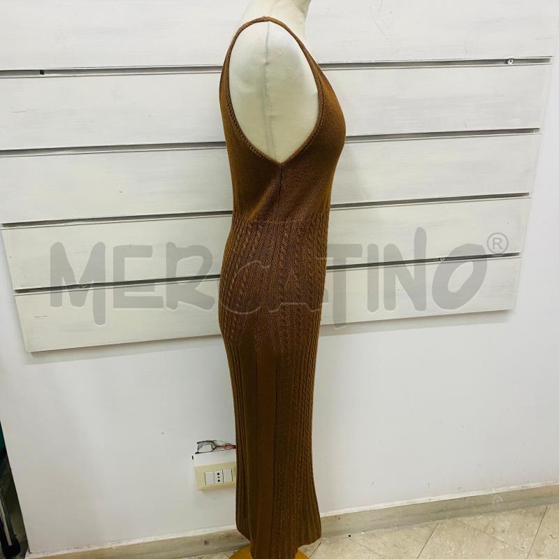 ABITO DONNA TRICOT REGINA SCHRECKER MARRONELAVORAZIONE TRECCIA | Mercatino dell'Usato Lago patria - giugliano in c. 4