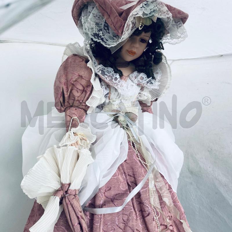 BAMBOLE D'EPOCA PORCELAIN DOLL VESTITO ROSA  Mercatino dell'Usato Lago  patria - giugliano in c.