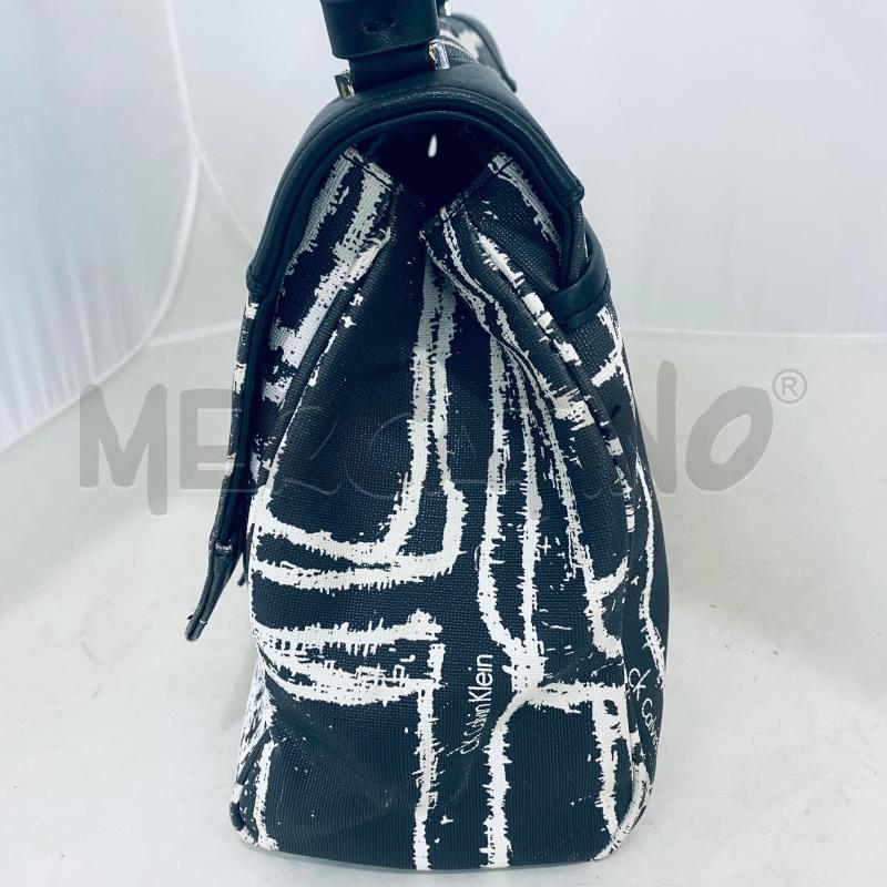 BORSA DONNA CALVIN KLEIN A MANO BIANCA E NERA | Mercatino dell'Usato Lago patria - giugliano in c. 3