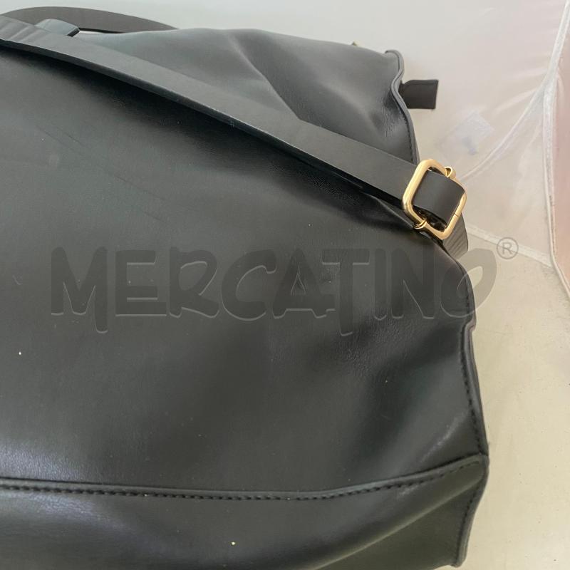 BORSA DONNA CON POCHETTE MANILA GRACE FELICIA BIG NERA | Mercatino dell'Usato Lago patria - giugliano in c. 5