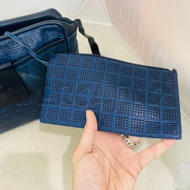 BORSA DONNA GHERARDINI VERA PELLE QUADRATI TRAFORATI BLU | Mercatino dell'Usato Lago patria - giugliano in c. 3