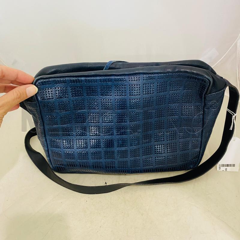BORSA DONNA GHERARDINI VERA PELLE QUADRATI TRAFORATI BLU | Mercatino dell'Usato Lago patria - giugliano in c. 4