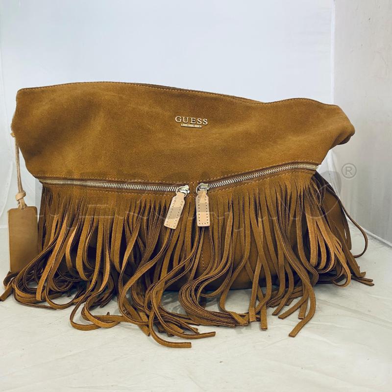 BORSA DONNA GUESS SCAMOSCIATA FRANGE MANICO BORCHIATO  | Mercatino dell'Usato Lago patria - giugliano in c. 1