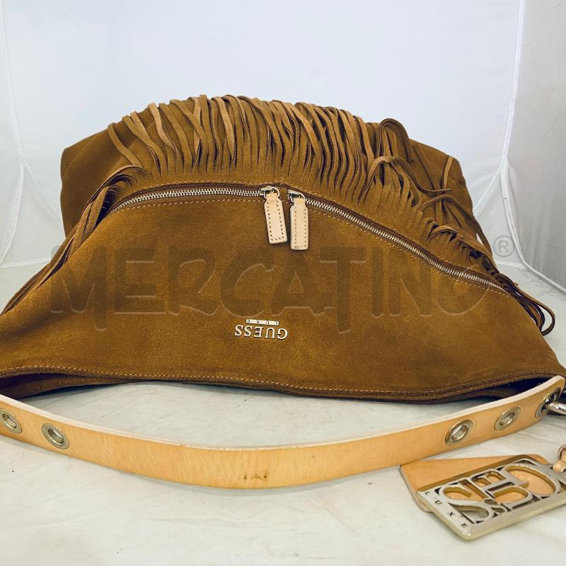 BORSA DONNA GUESS SCAMOSCIATA FRANGE MANICO BORCHIATO  | Mercatino dell'Usato Lago patria - giugliano in c. 3