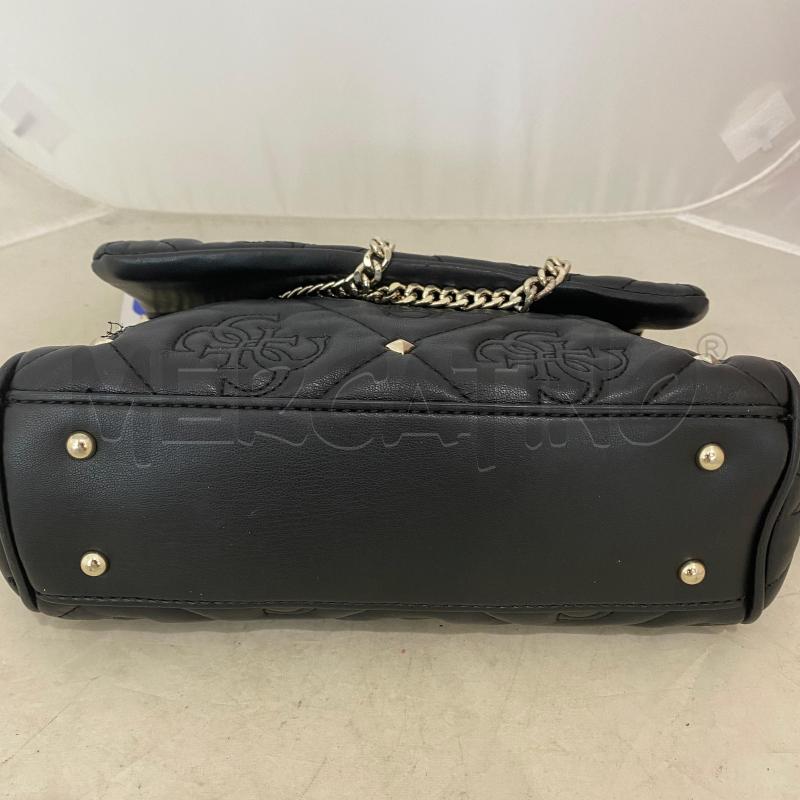 BORSA DONNA GUESS SHANINA NERA TRAPUNTATA CATENE CON CIONDOLO | Mercatino dell'Usato Lago patria - giugliano in c. 4