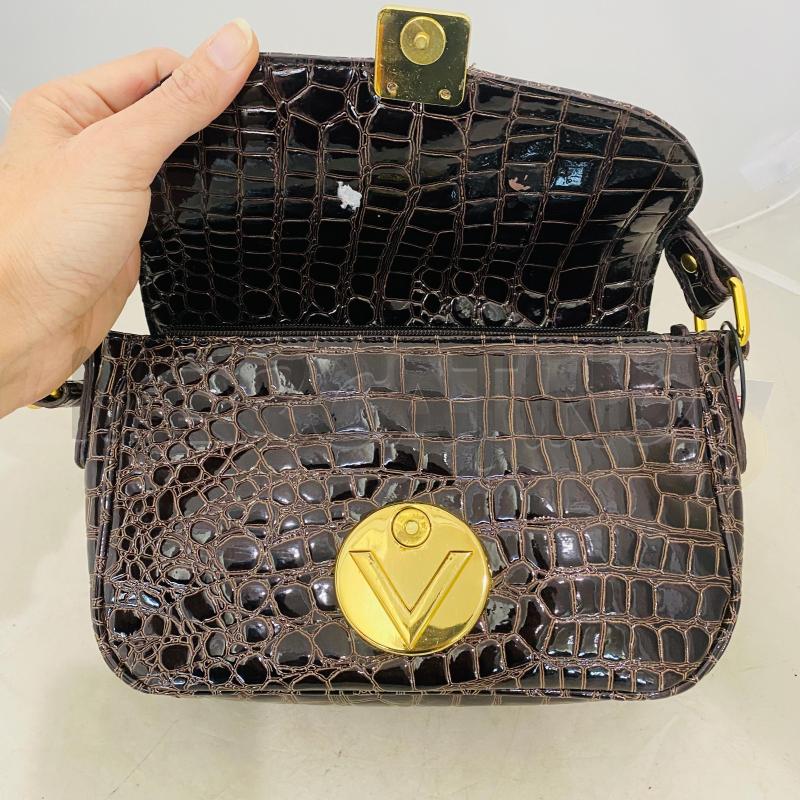 BORSA DONNA MARIO VALELENTINO MARRONE STILE COCCODRILLO UN MANICO  | Mercatino dell'Usato Lago patria - giugliano in c. 3