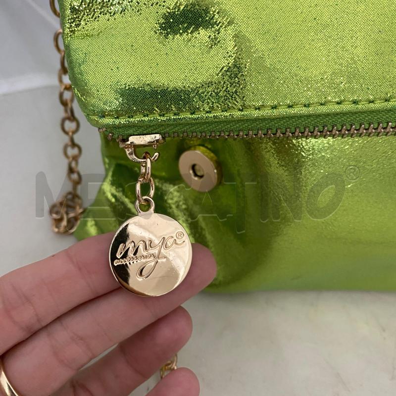BORSA DONNA MYA ACCESSORIES VERDE CANGIANTE CON TRACOLLA CATENA | Mercatino dell'Usato Lago patria - giugliano in c. 4