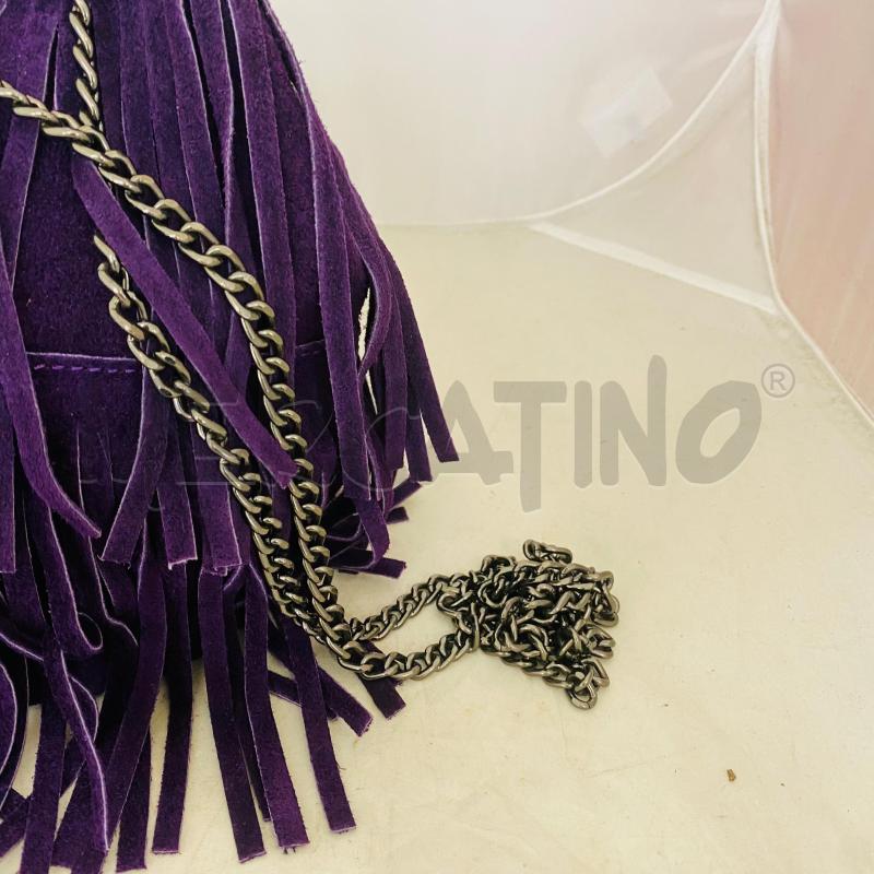 BORSA DONNA PELLE VIOLA A SACCO FRANGE CATENA | Mercatino dell'Usato Lago patria - giugliano in c. 3