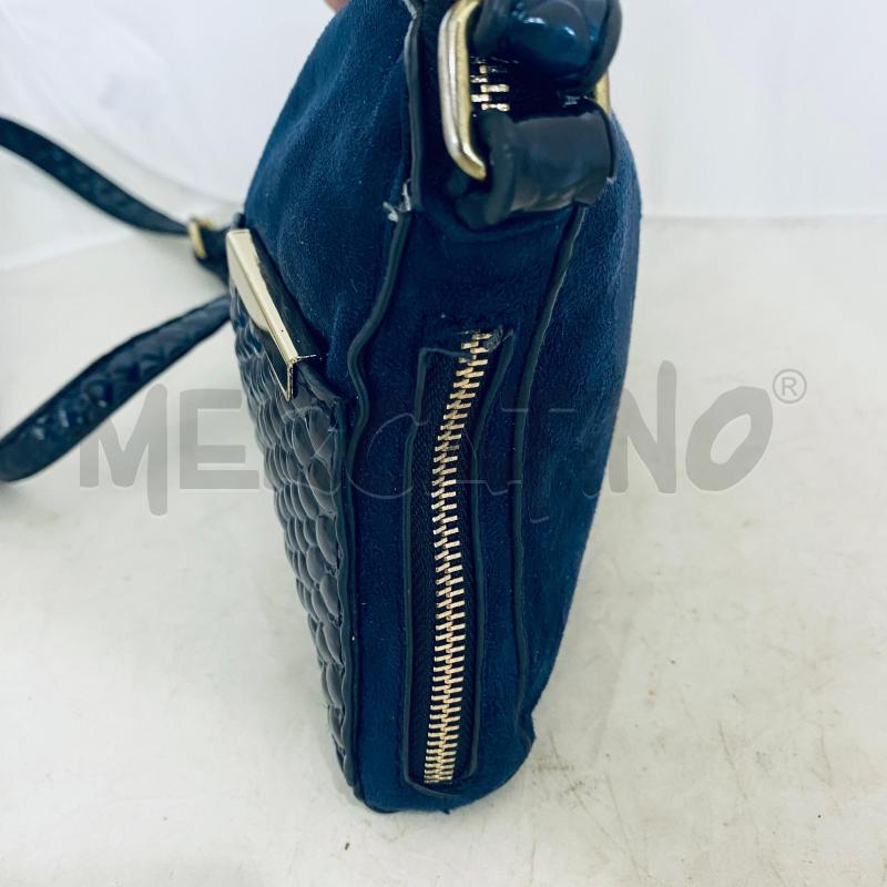 BORSA DONNA ROCCOBAROCCO BLU SCAMOSCIATA DETTAGLI VERNICE LAVORATA | Mercatino dell'Usato Lago patria - giugliano in c. 3