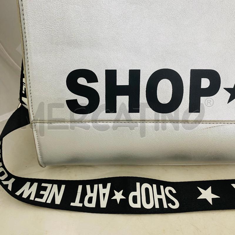 BORSA DONNA SHOP ART ARGENTATA SCRITTA NERA | Mercatino dell'Usato Lago patria - giugliano in c. 2