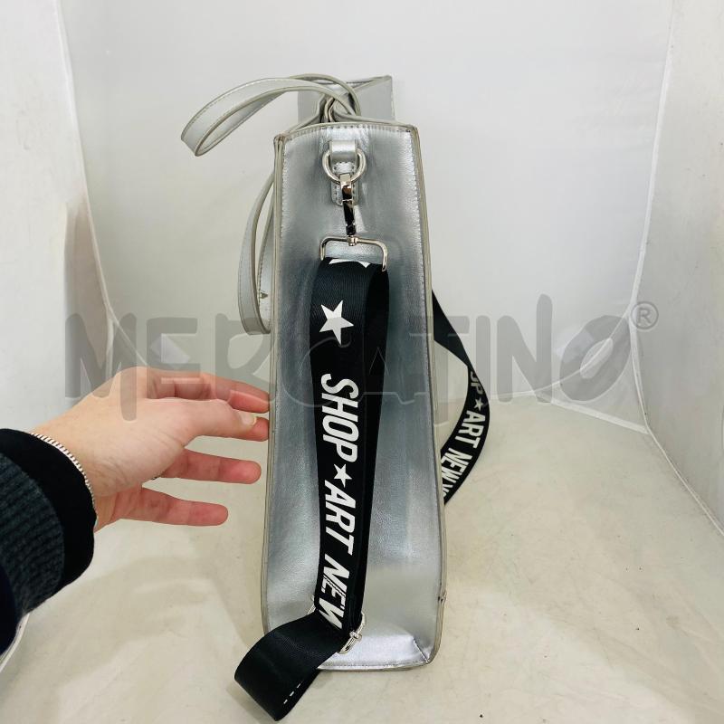BORSA DONNA SHOP ART ARGENTATA SCRITTA NERA | Mercatino dell'Usato Lago patria - giugliano in c. 4