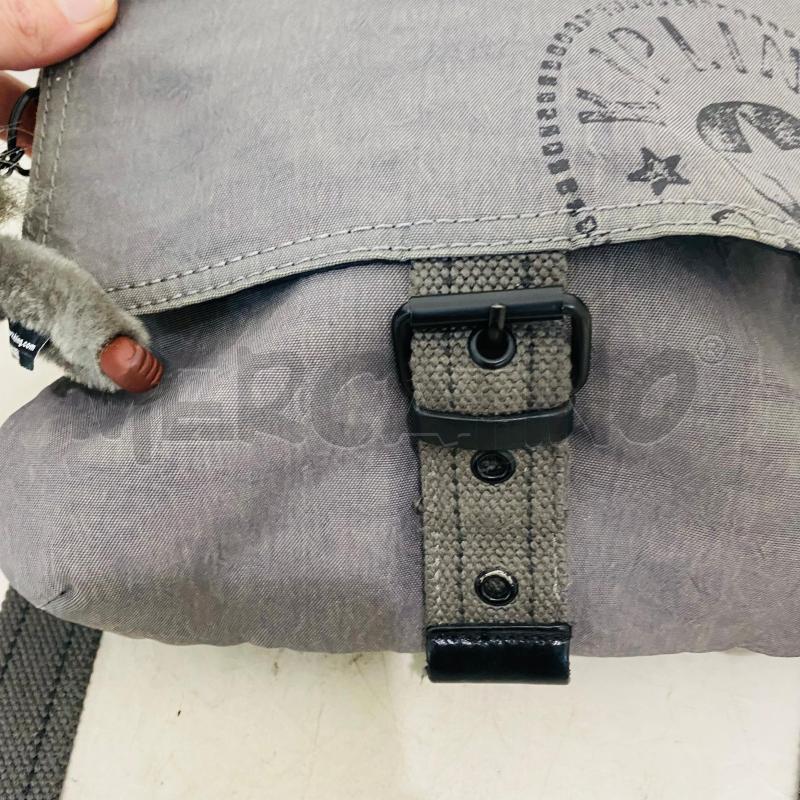 BORSA KILPLING TESSUTO TORTORA TRACOLLA GRIGIO CON ACCESSORIO  | Mercatino dell'Usato Lago patria - giugliano in c. 3