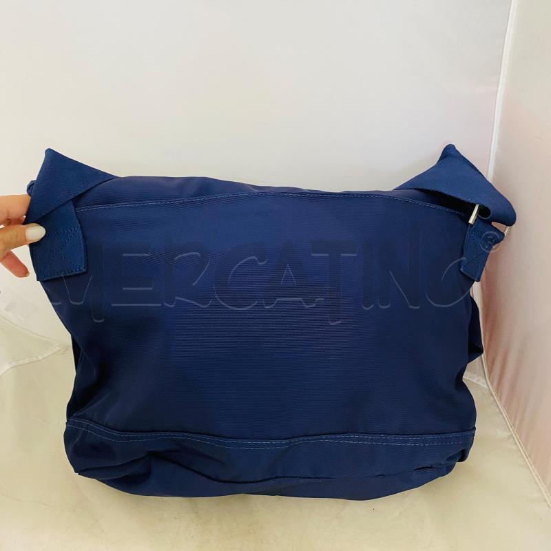 BORSA UOMO KWAY BLU TELA CON TRACOLLA | Mercatino dell'Usato Lago patria - giugliano in c. 5