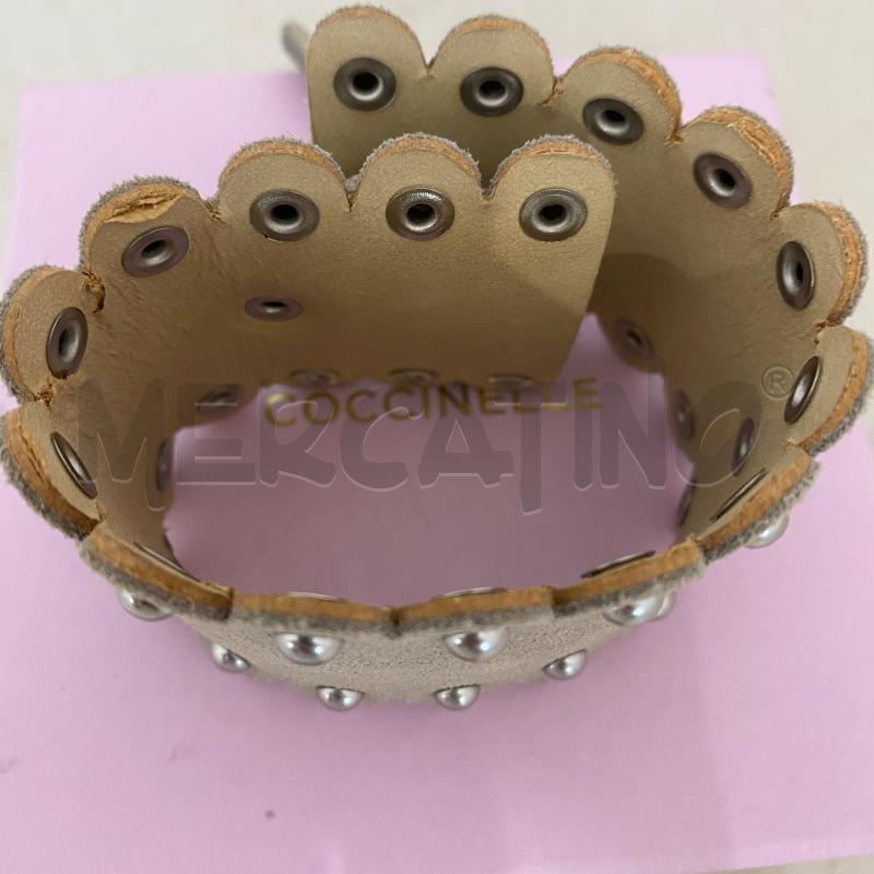 BRACCIALE COCCINELLE SCAMOSCIATO BEIGE CON BORCHIE | Mercatino dell'Usato Lago patria - giugliano in c. 5