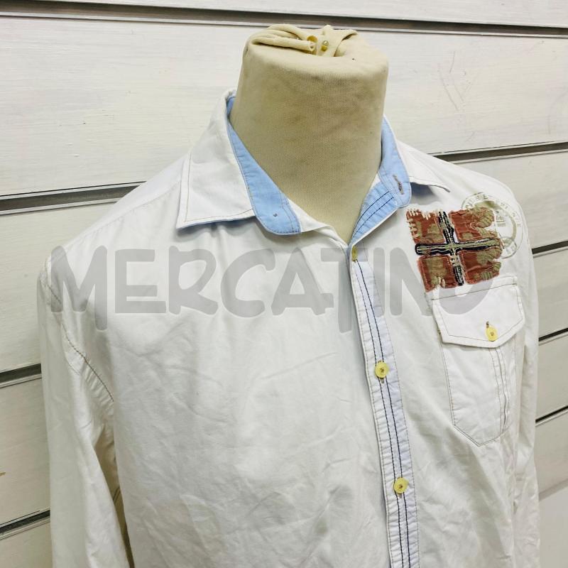 CAMICIA UOMO NAPAPIJRI BIANCA INTERNO AZZURRO DISEGNO   | Mercatino dell'Usato Lago patria - giugliano in c. 3