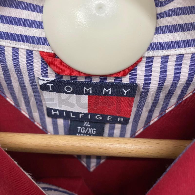 CAMICIA UOMO TOMMY HILFIGER ROSSA BOTTONI MARRONI | Mercatino dell'Usato Lago patria - giugliano in c. 4