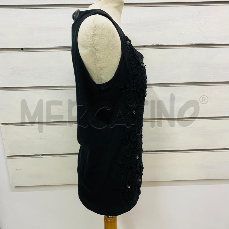 CANOTTA DONNA MARELLA NERA CON RICAMI ROSE E PIETRE  | Mercatino dell'Usato Lago patria - giugliano in c. 3