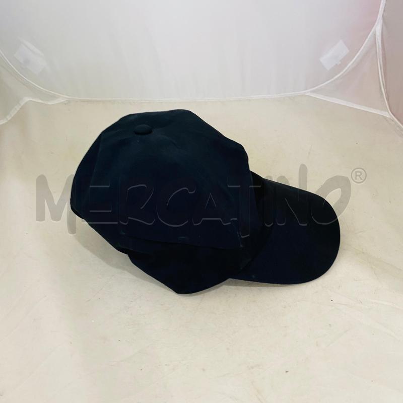 CAPPELLO UOMO NIKE NERO LOGO TONO SU TONO | Mercatino dell'Usato Lago patria - giugliano in c. 2
