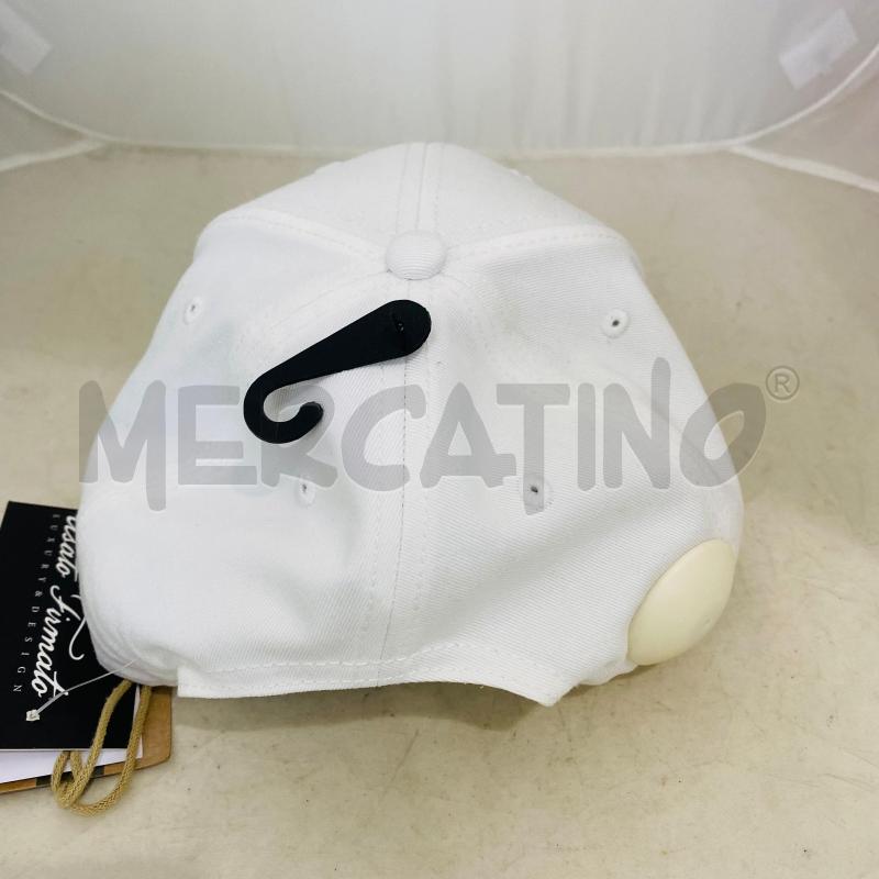 CAPPELLO UOMO TIMBERLAND BIANCO CARTELLINATO LOGO NERO | Mercatino dell'Usato Lago patria - giugliano in c. 5