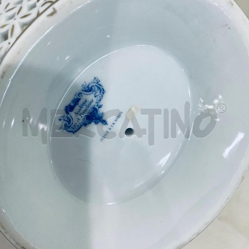 CESTO ACADEMIEDE PORCELAINE NIANCO E DORATO TRAFPRATO | Mercatino dell'Usato Lago patria - giugliano in c. 3