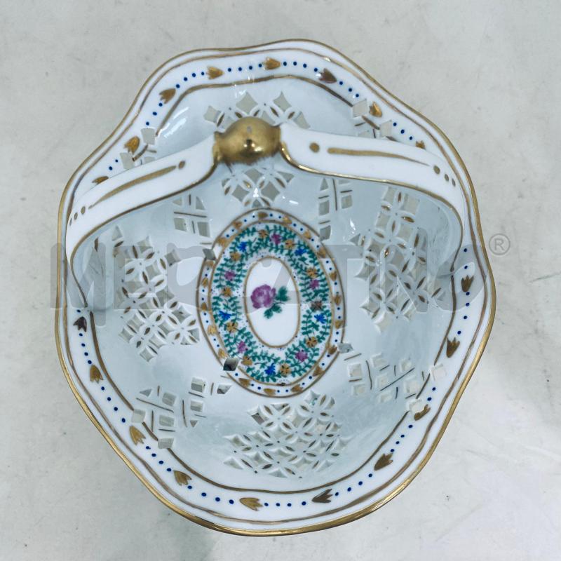 CESTO ACADEMIEDE PORCELAINE NIANCO E DORATO TRAFPRATO | Mercatino dell'Usato Lago patria - giugliano in c. 5